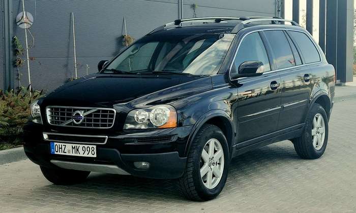 Volvo XC90.