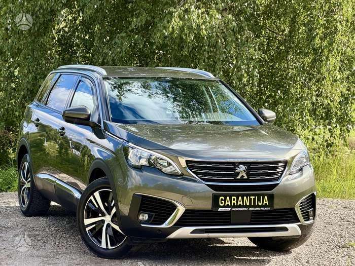 Peugeot 5008.