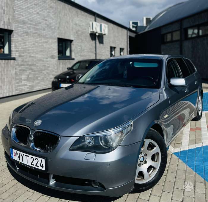 BMW 530.