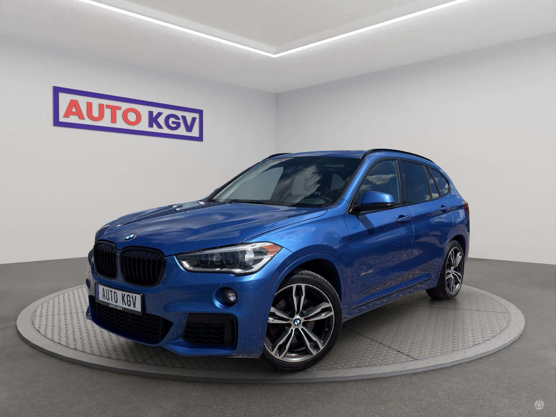 BMW X1.