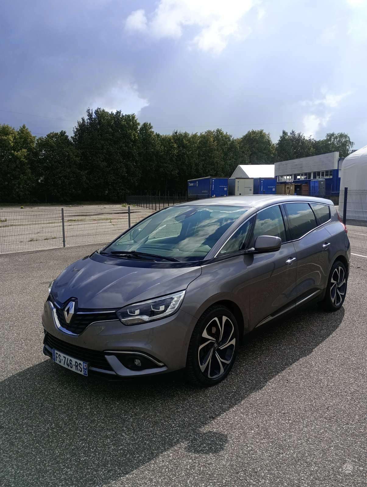 Renault Grand Scenic.