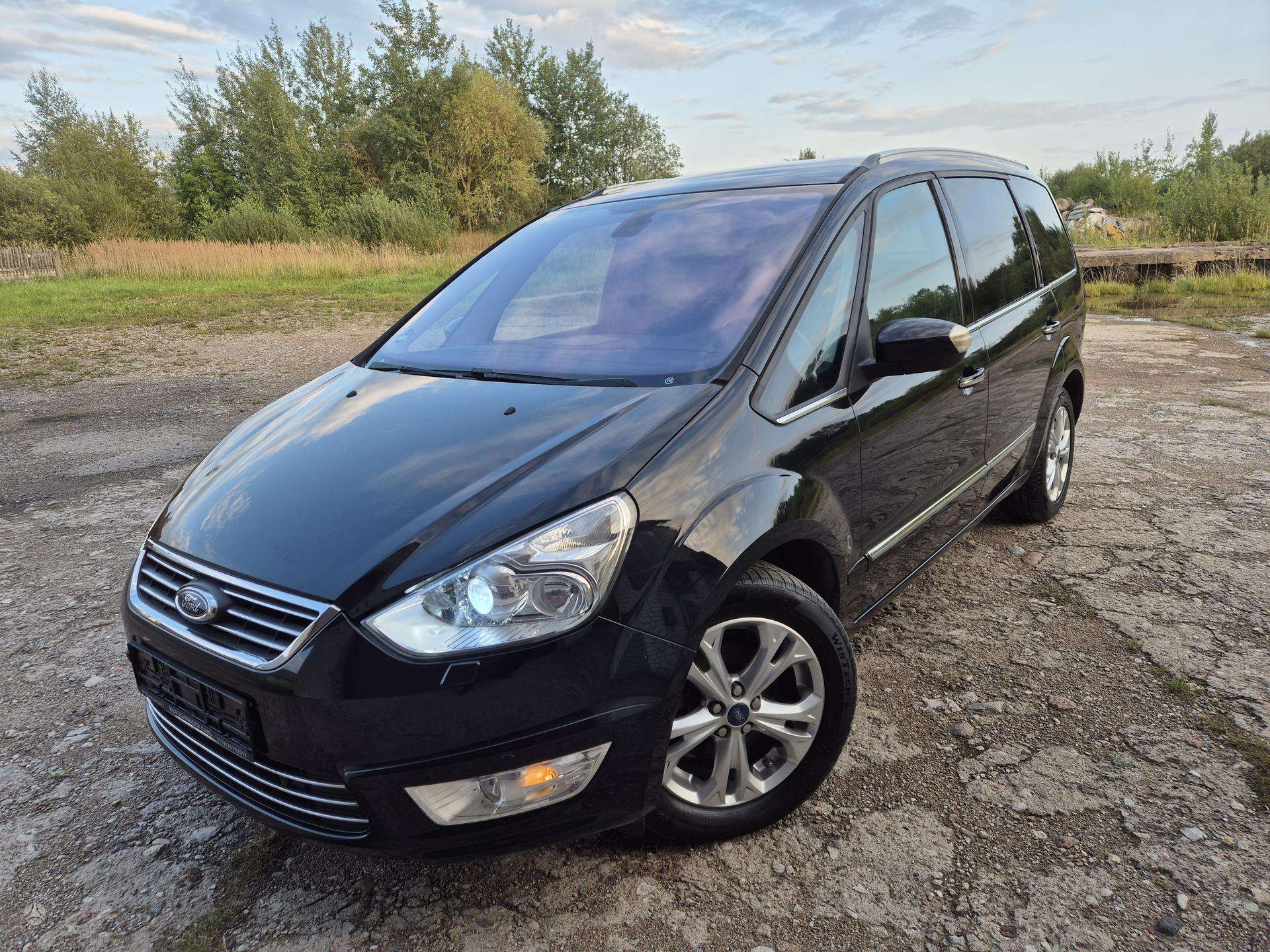 Ford Galaxy.