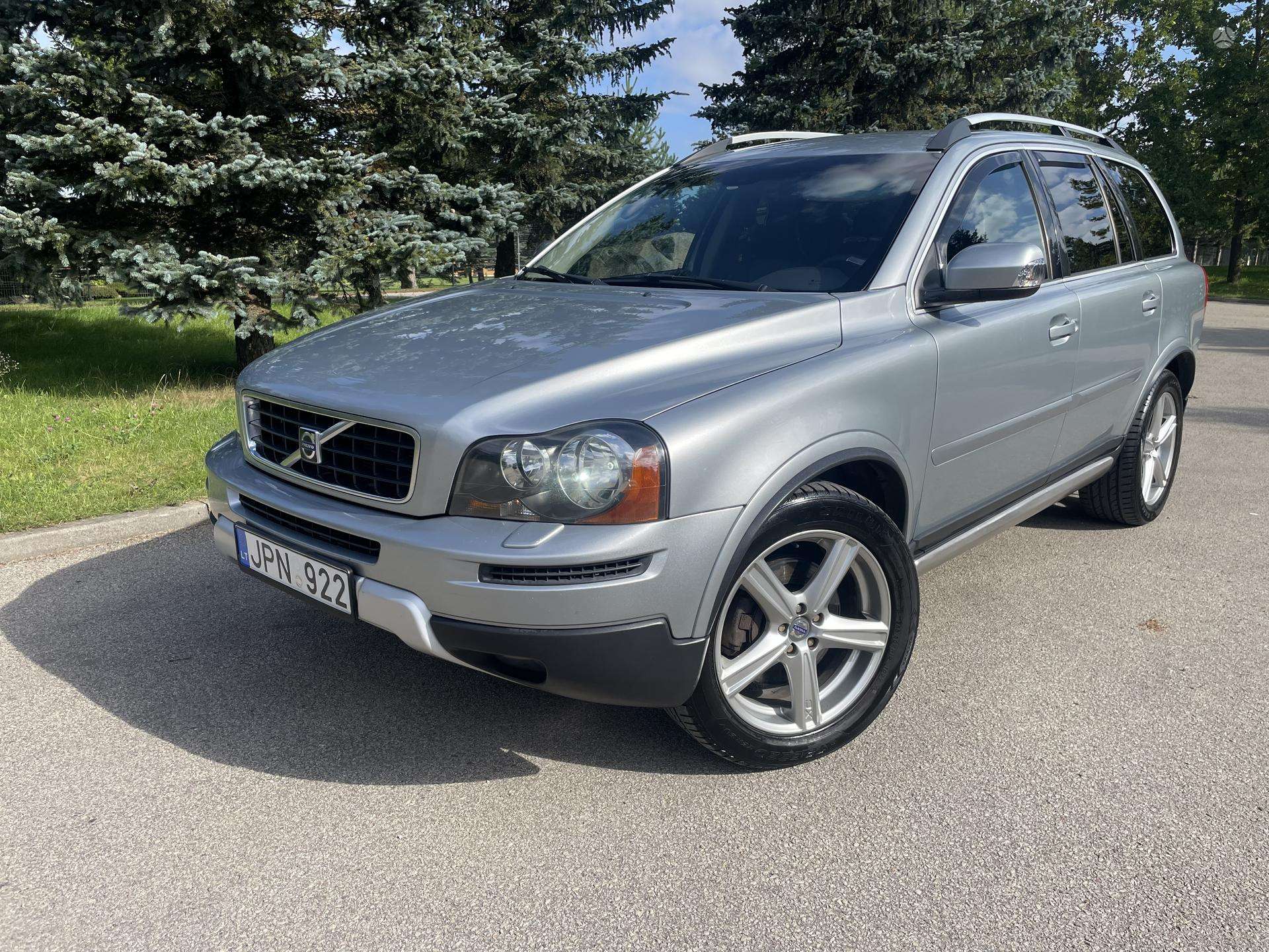 Volvo XC90.