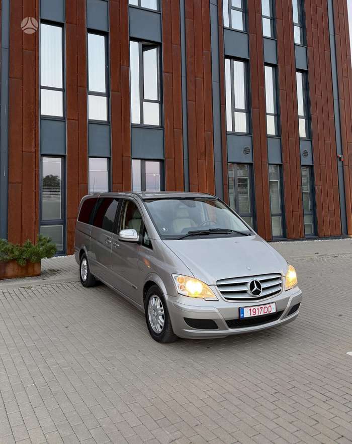 Mercedes-Benz Viano.