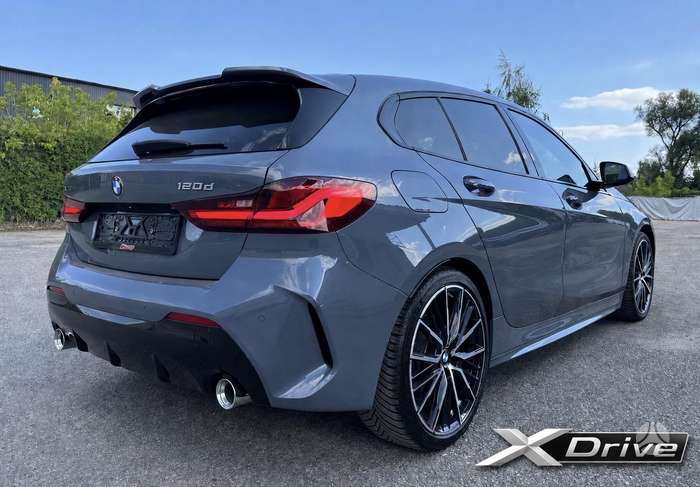 BMW 120.