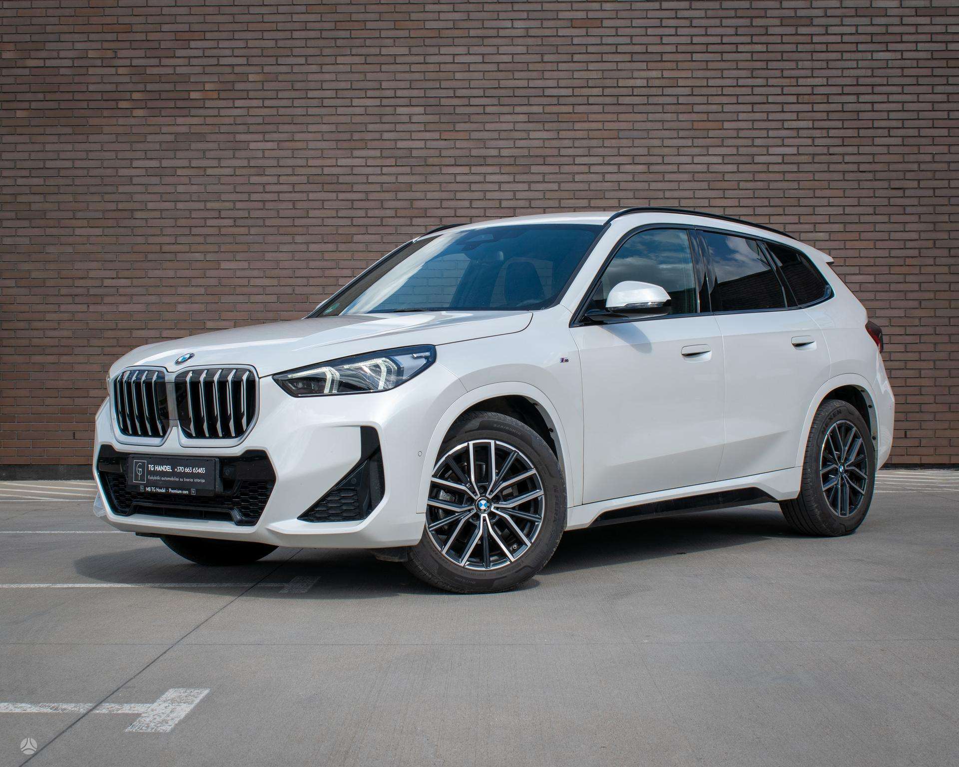 BMW X1.