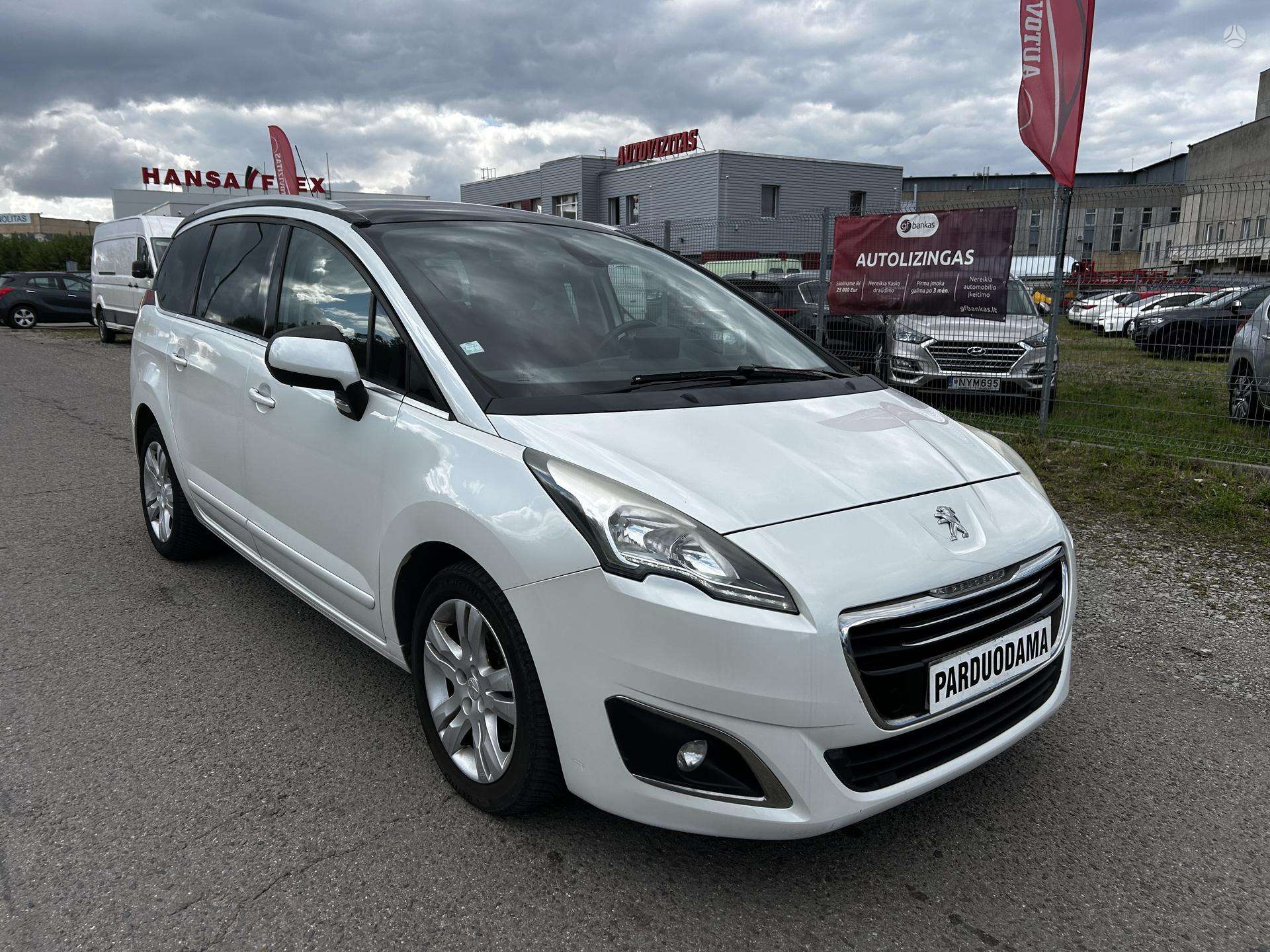 Peugeot 5008.