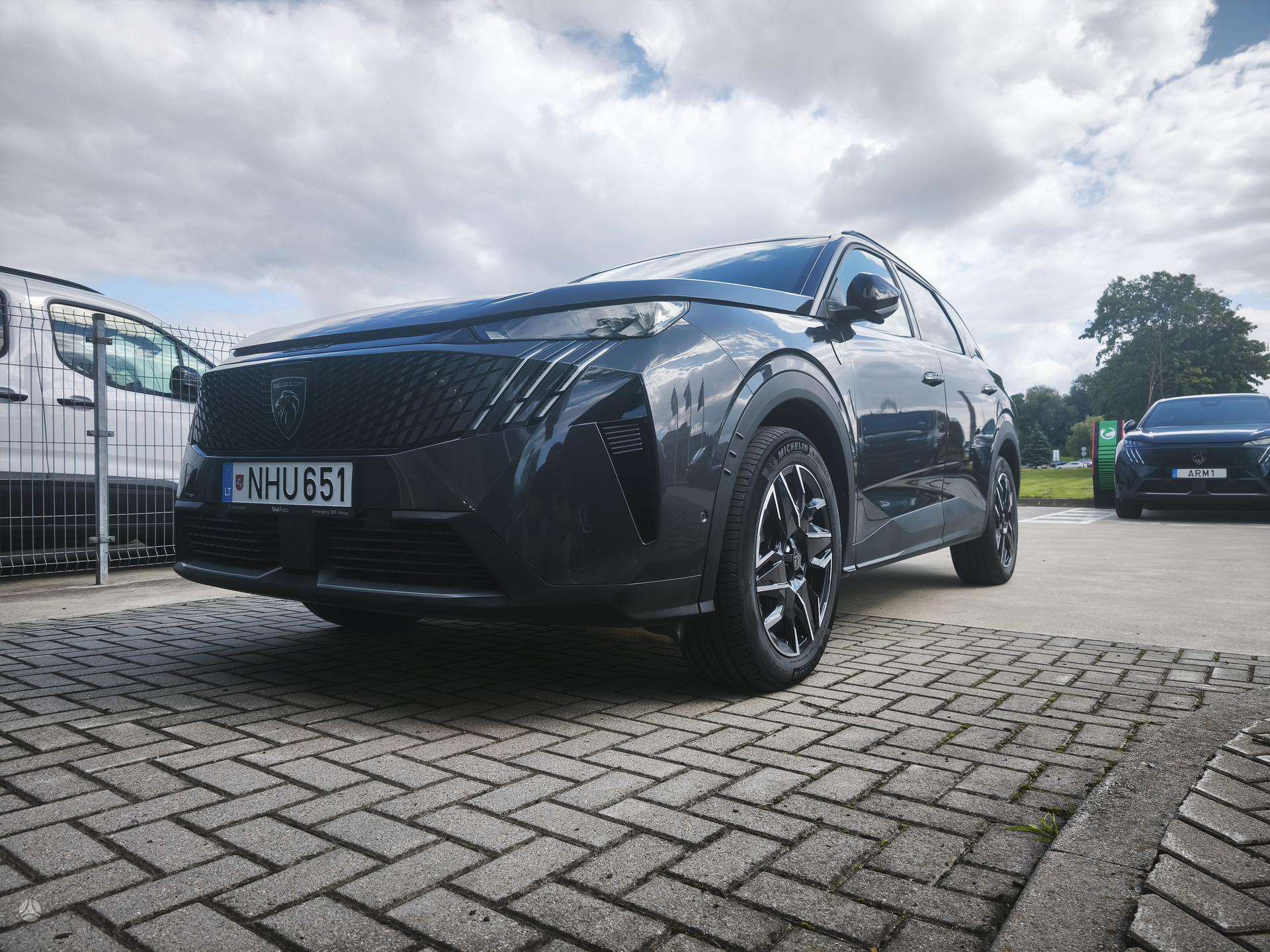 Peugeot 5008.