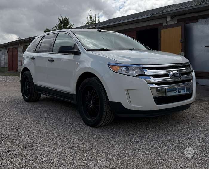 Ford Edge.
