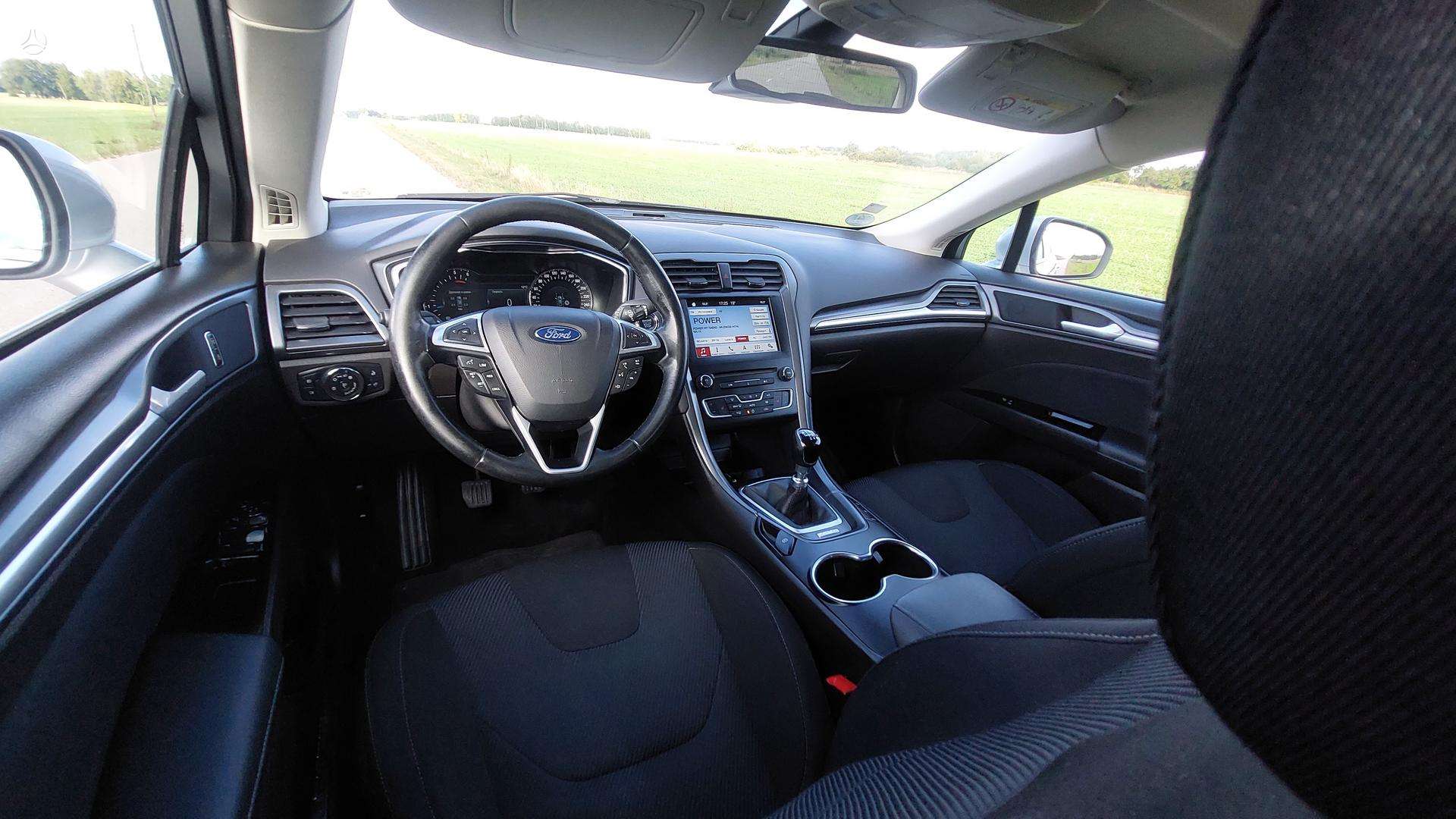 Ford Mondeo.