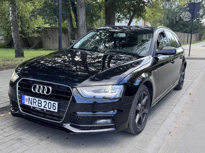 Audi A4.