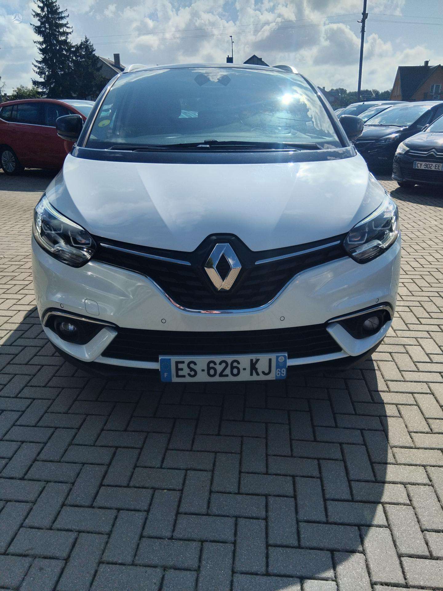 Renault Grand Scenic.