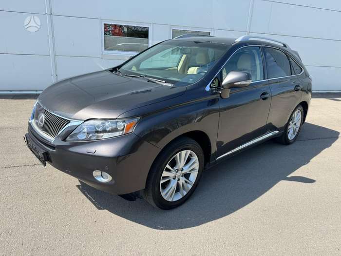 Lexus RX 450h.