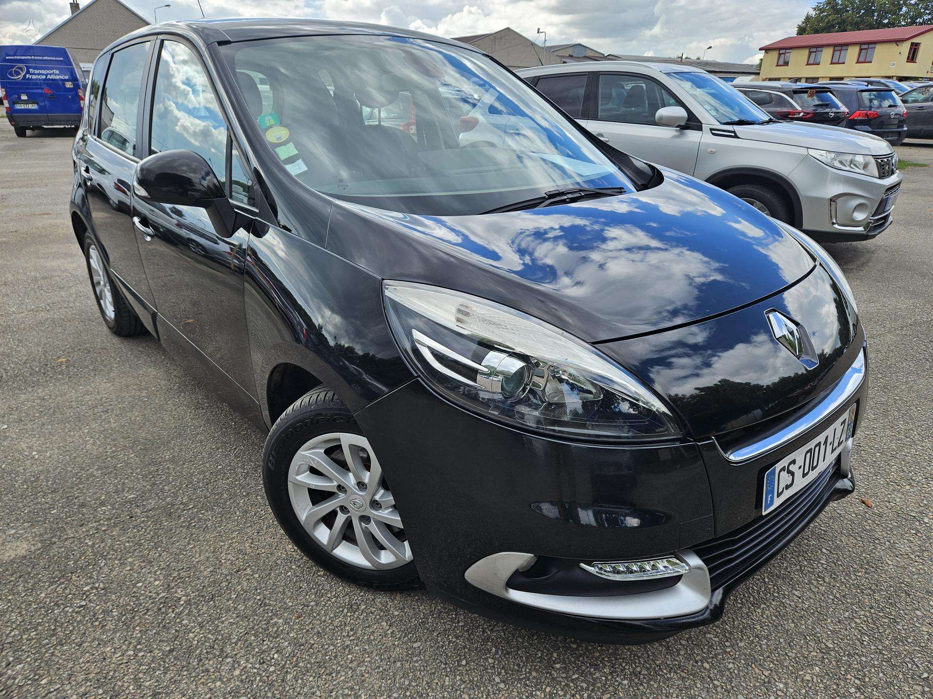 Renault Scenic.