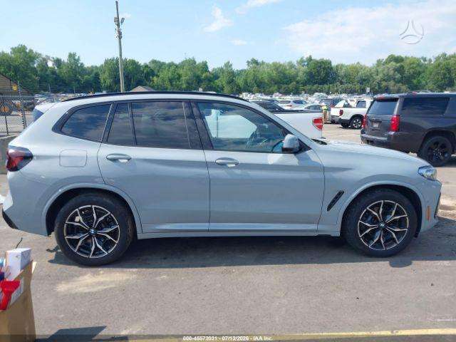 BMW X3.