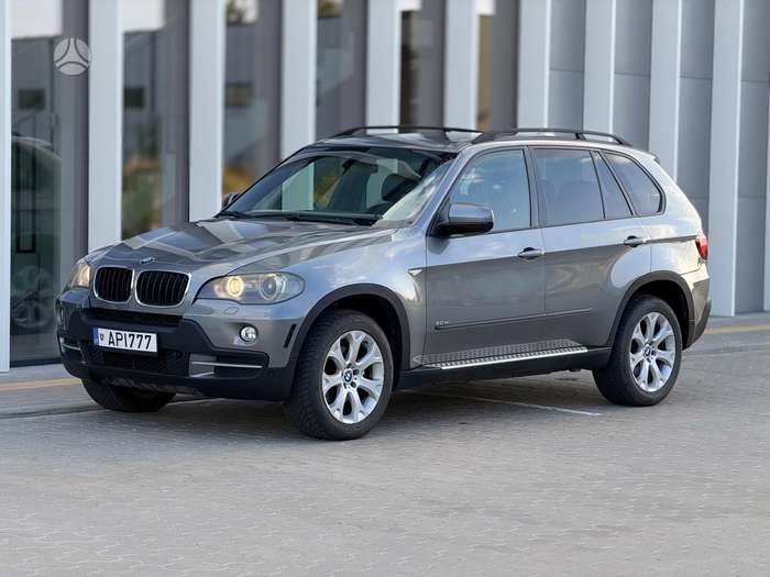 BMW X5.