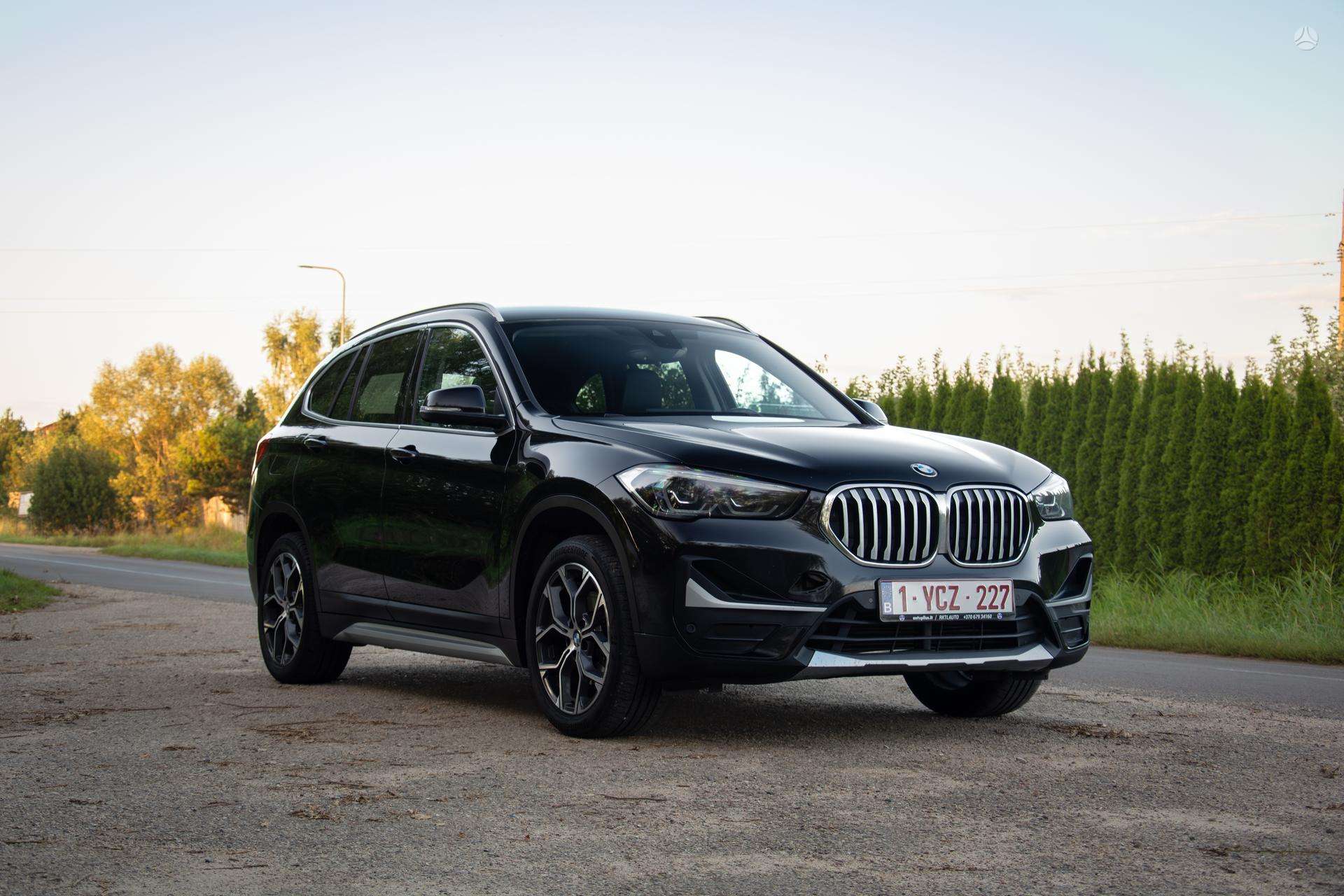 BMW X1.