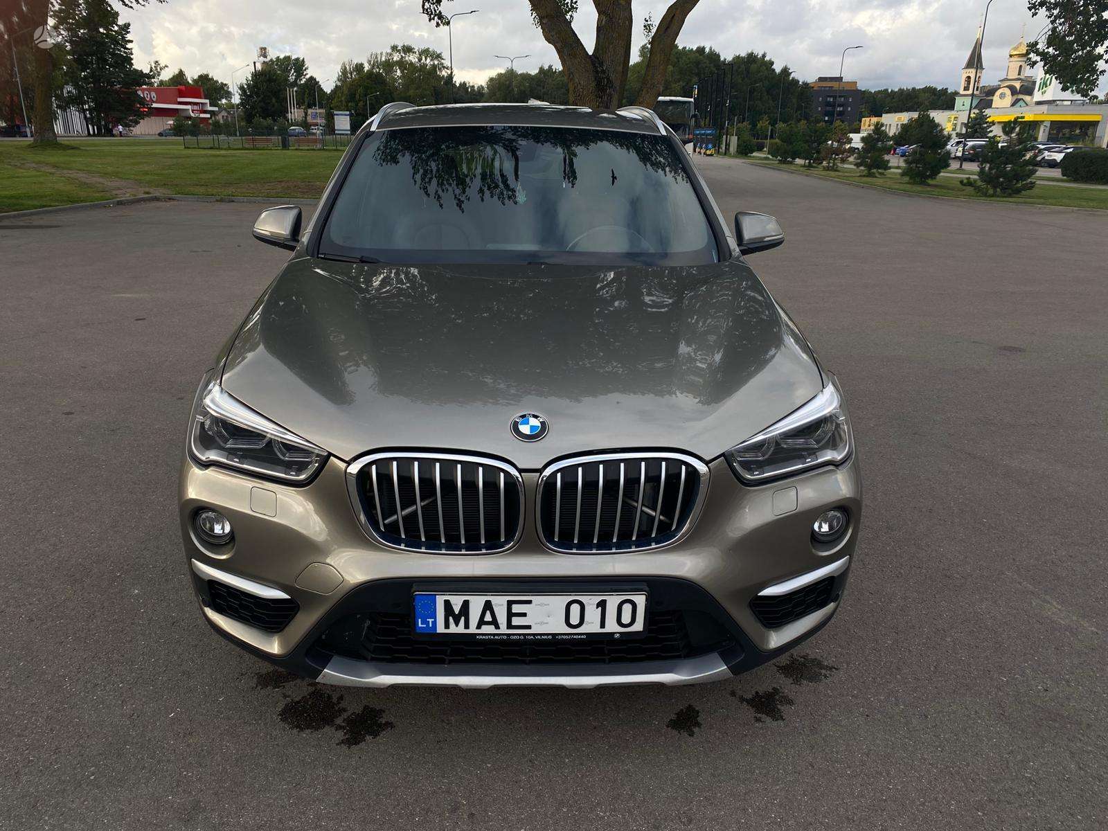 BMW X1.