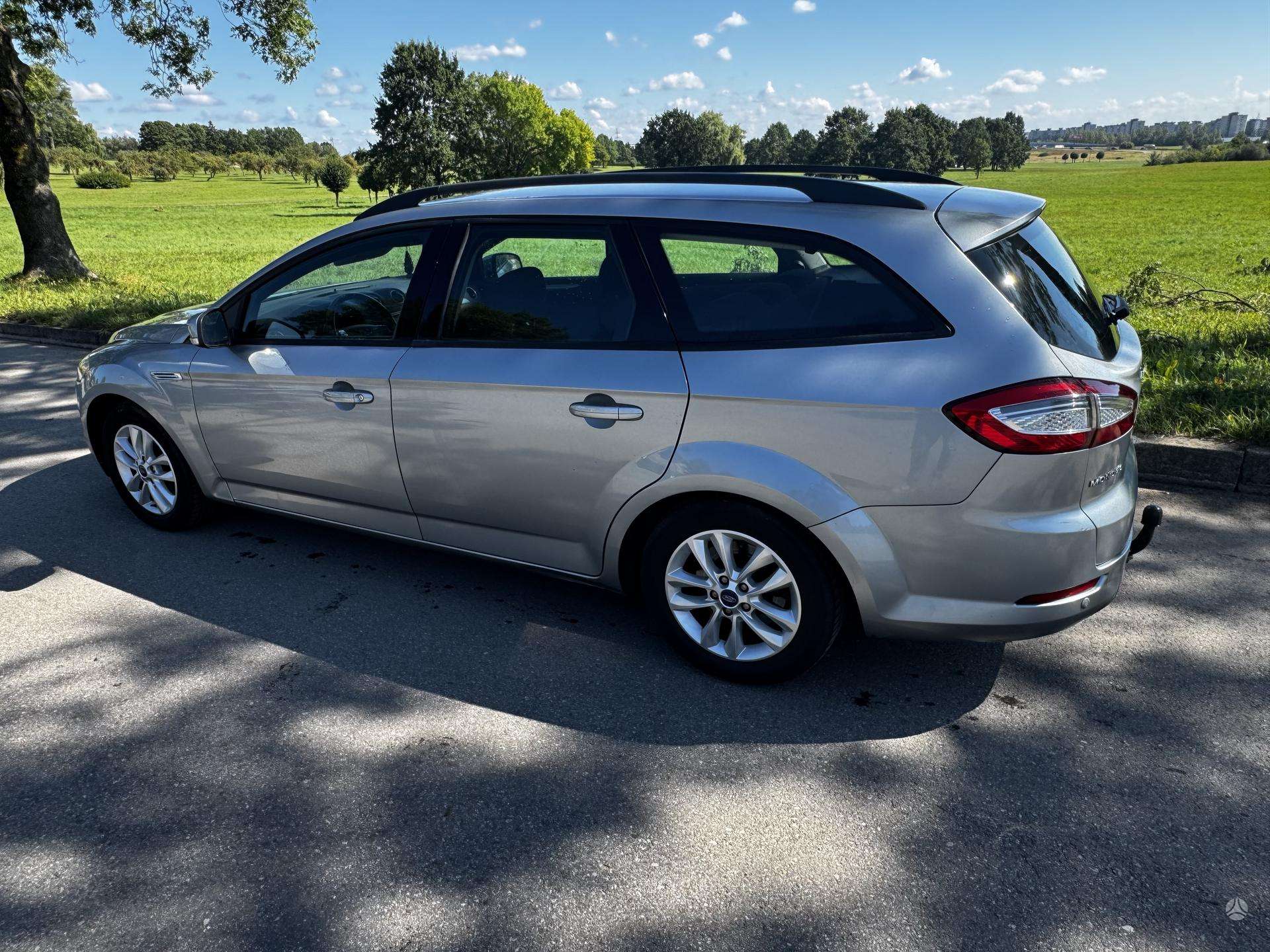 Ford Mondeo.