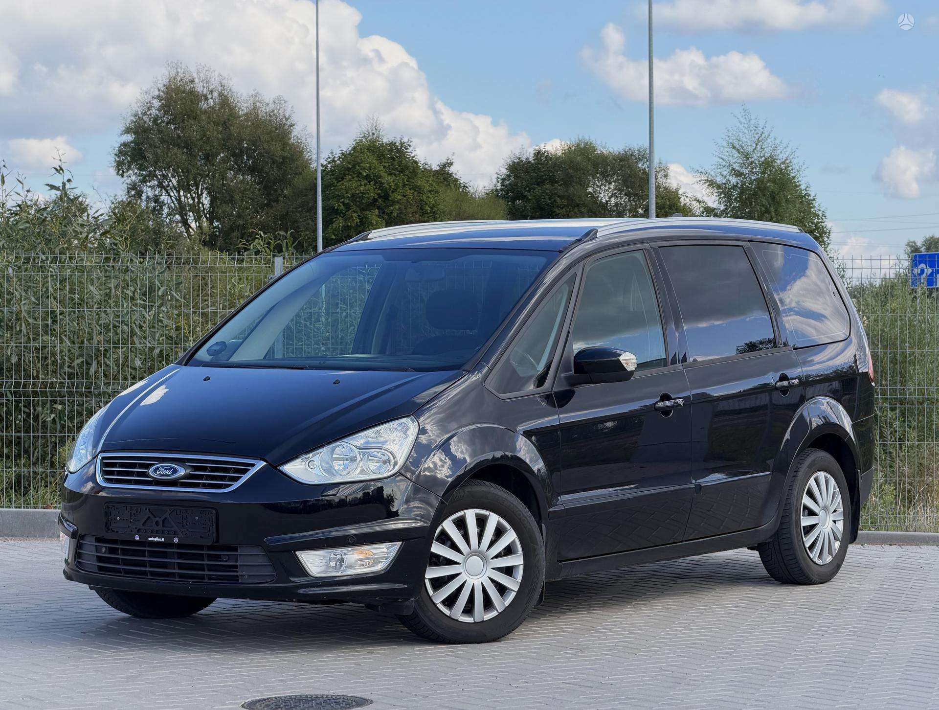 Ford Galaxy.