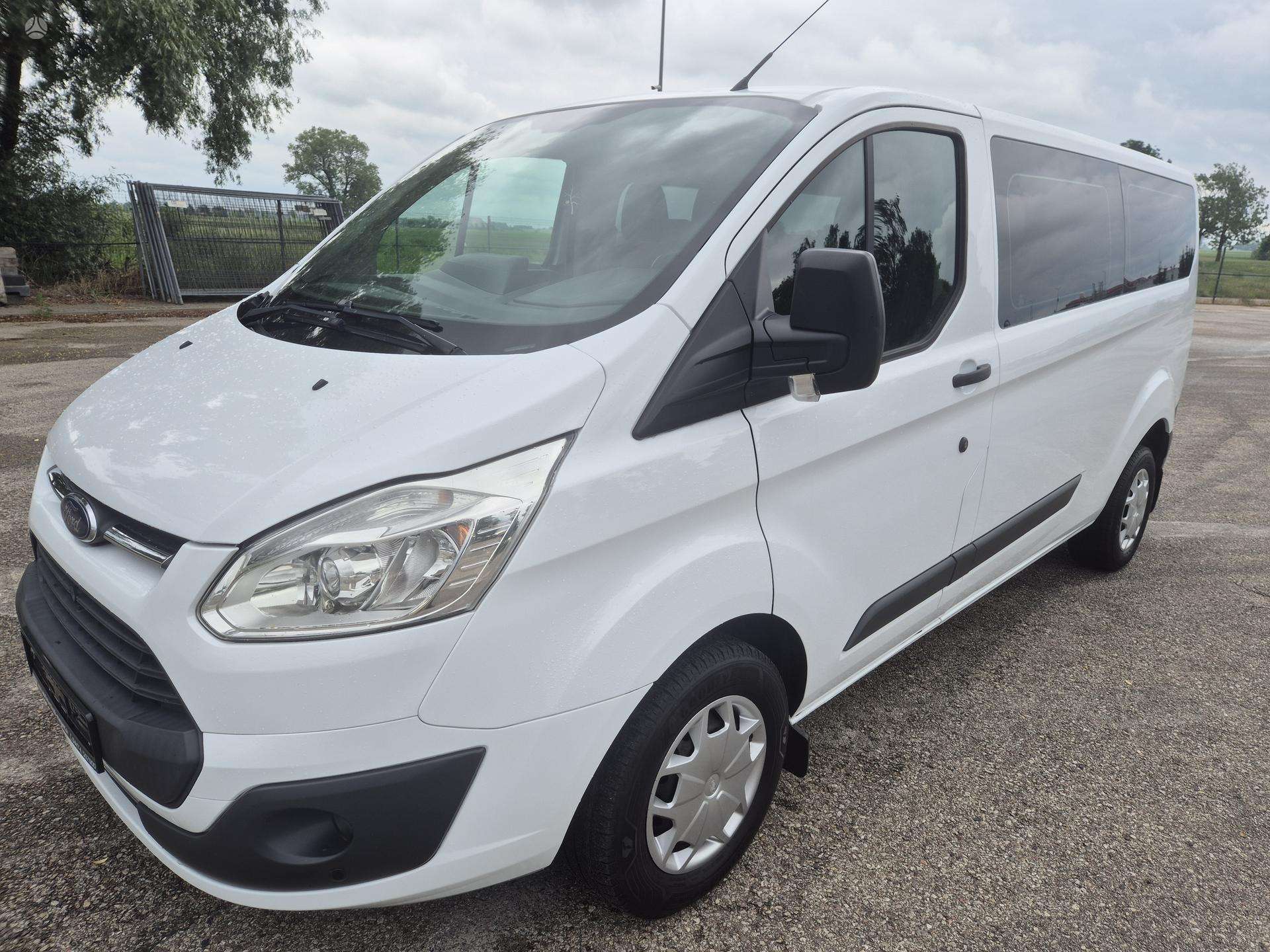 Ford Transit Custom.