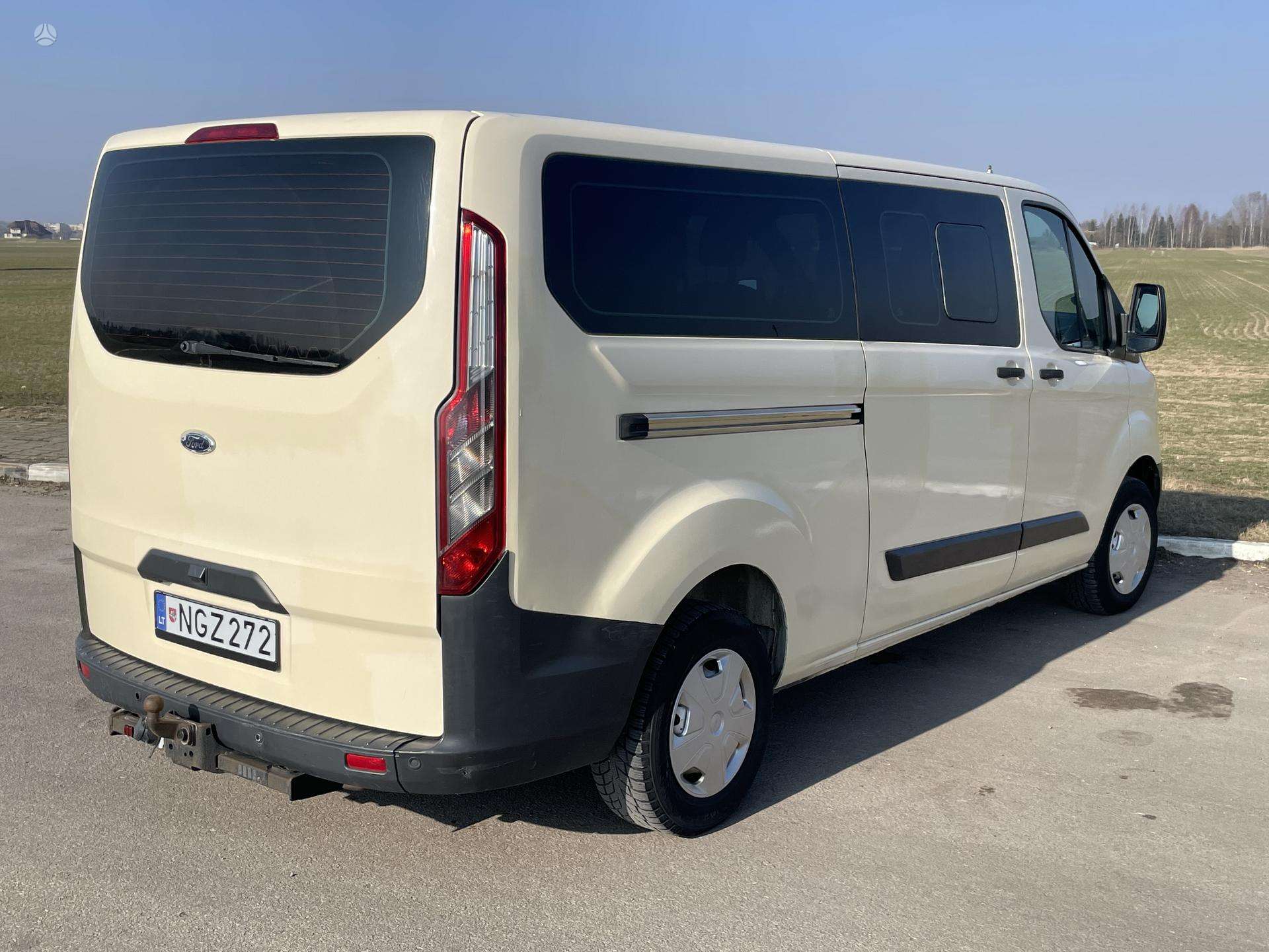 Ford Transit Custom.