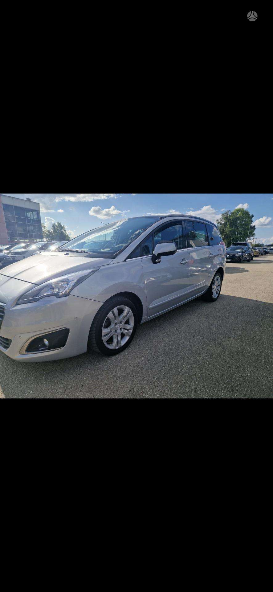 Peugeot 5008.