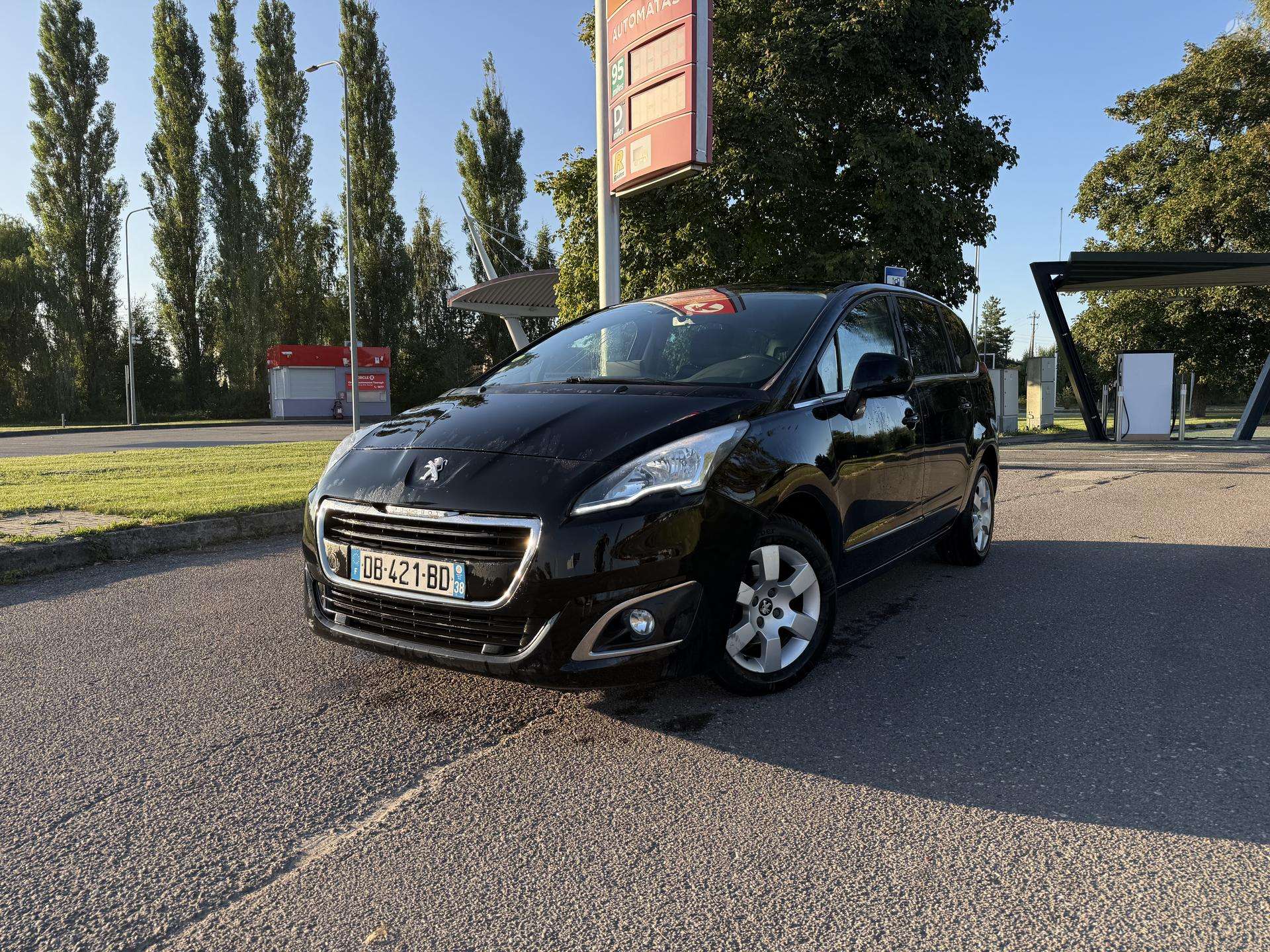 Peugeot 5008.