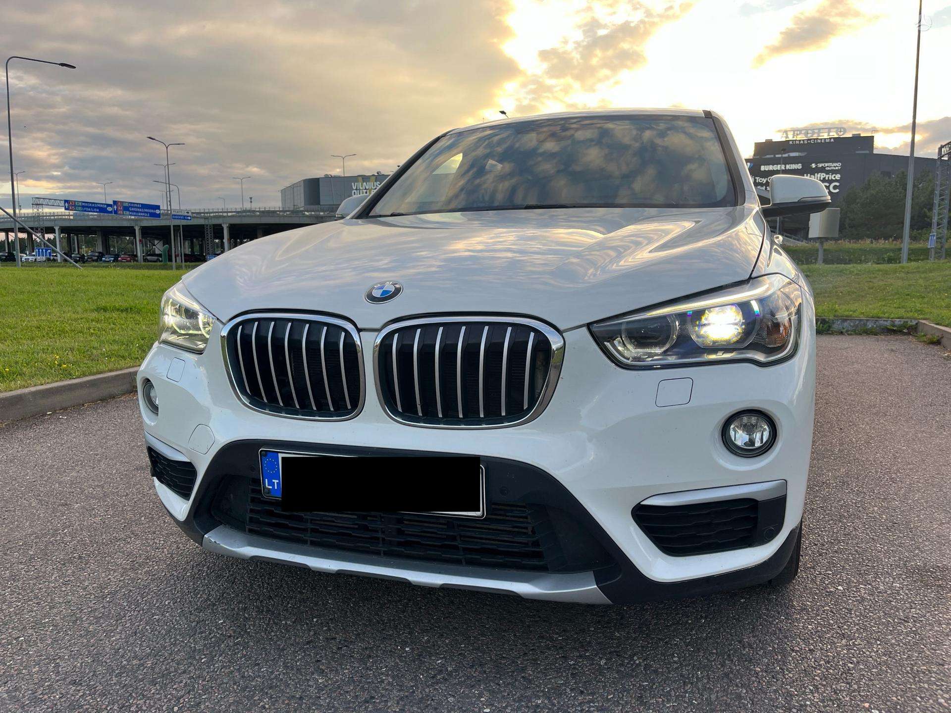 BMW X1.