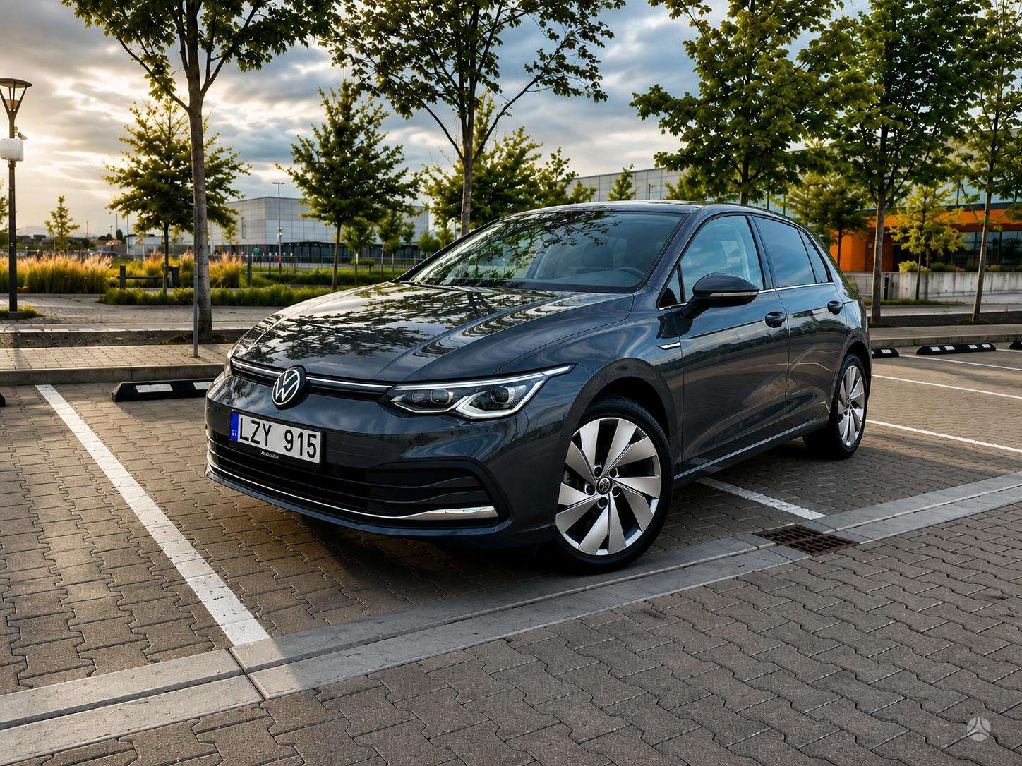 Volkswagen Golf.