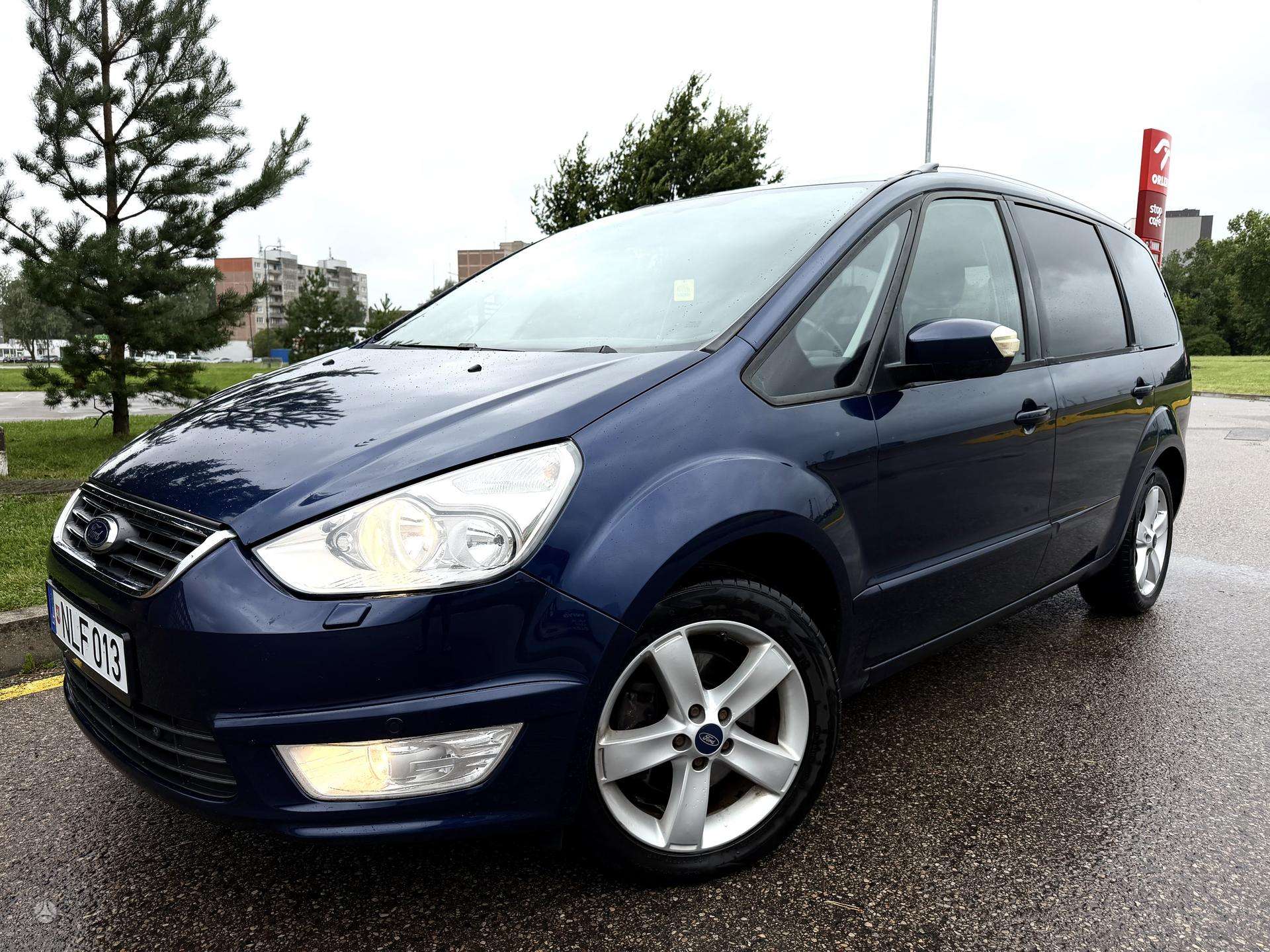 Ford Galaxy.