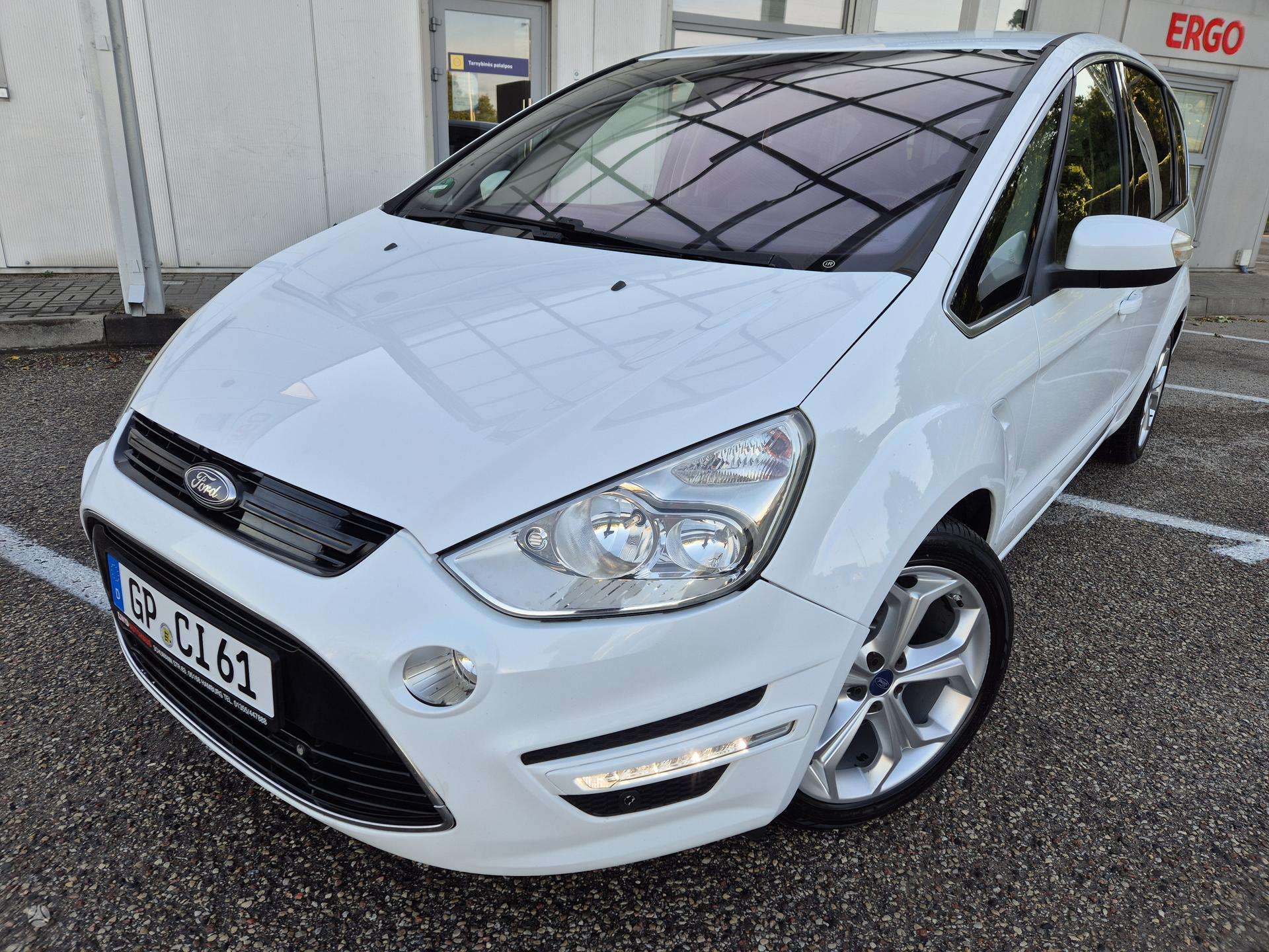 Ford S-MAX.