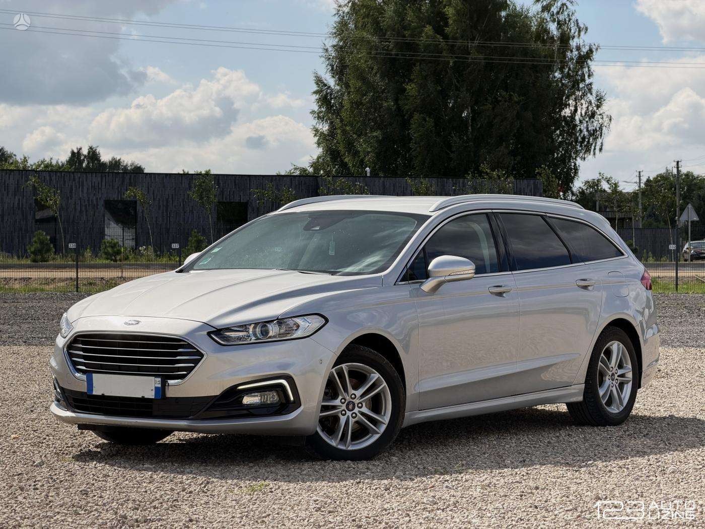 Ford Mondeo.