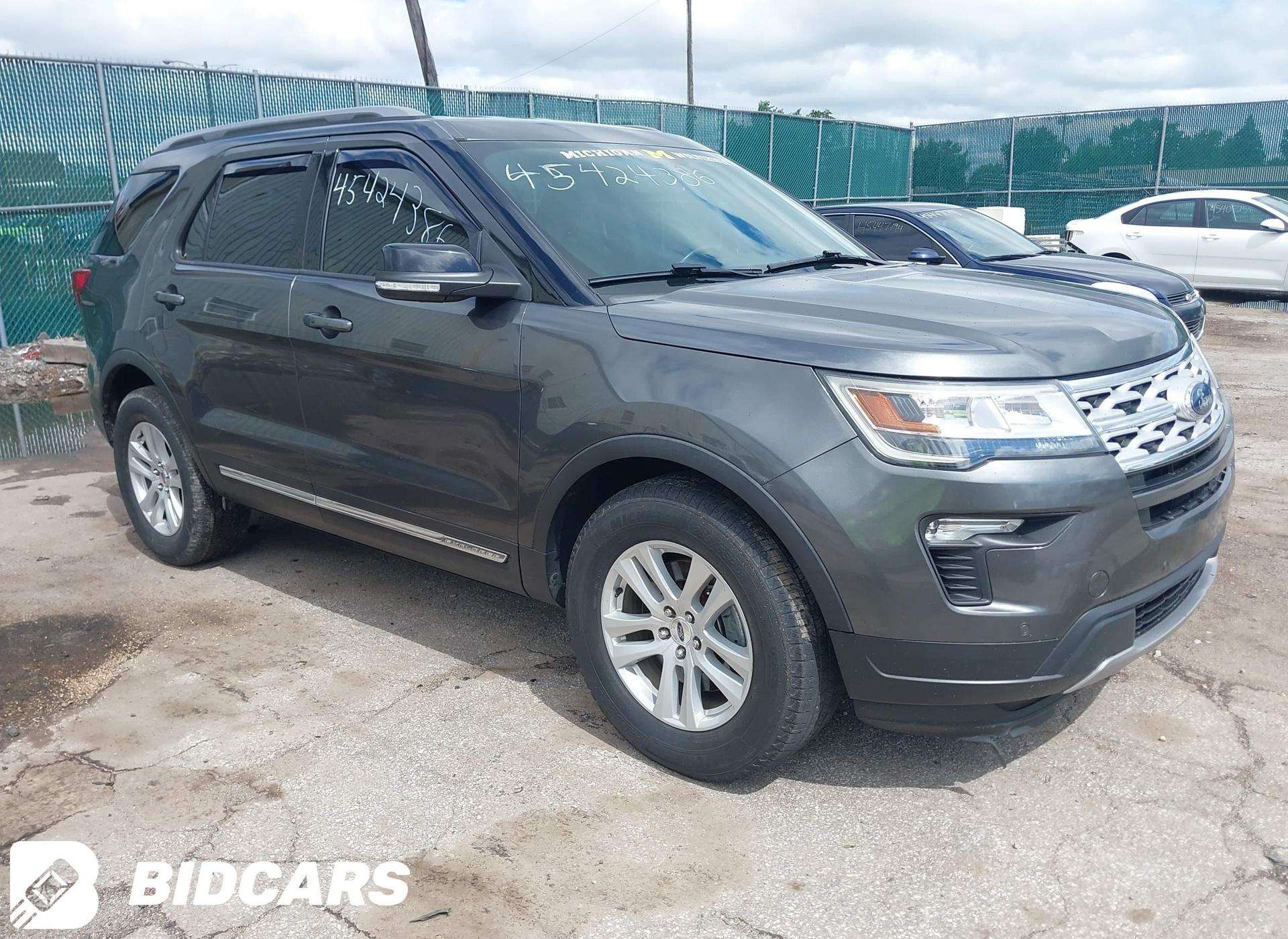 Ford Explorer.