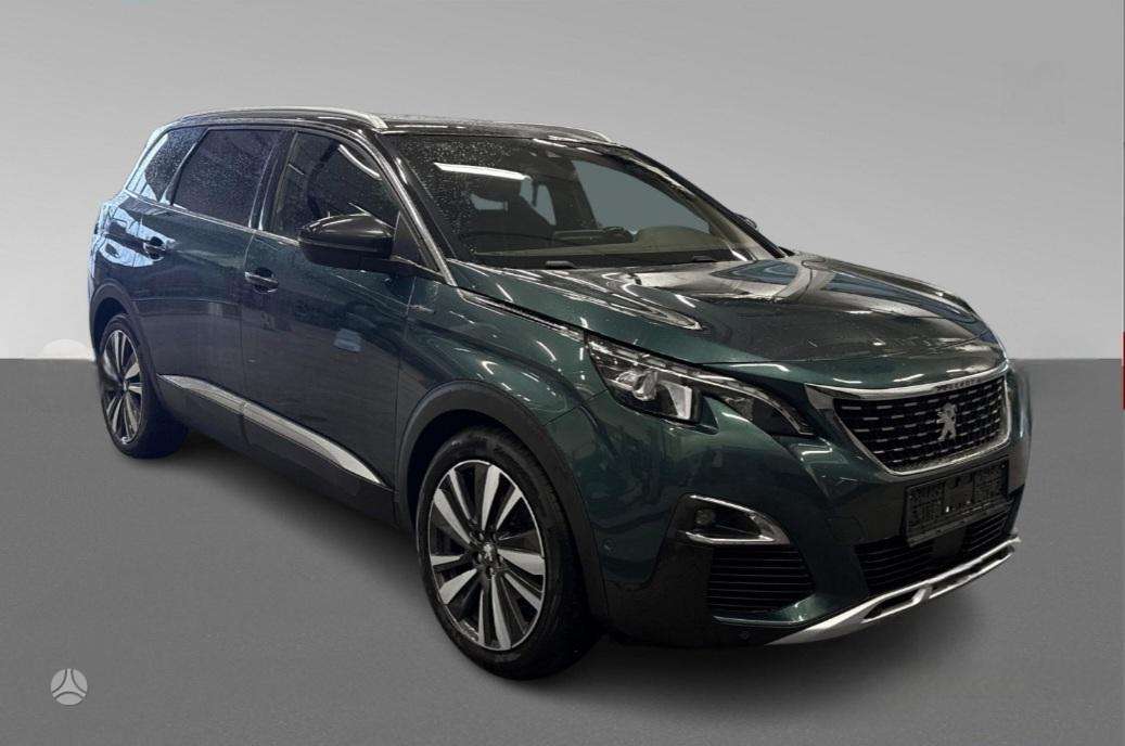 Peugeot 5008.