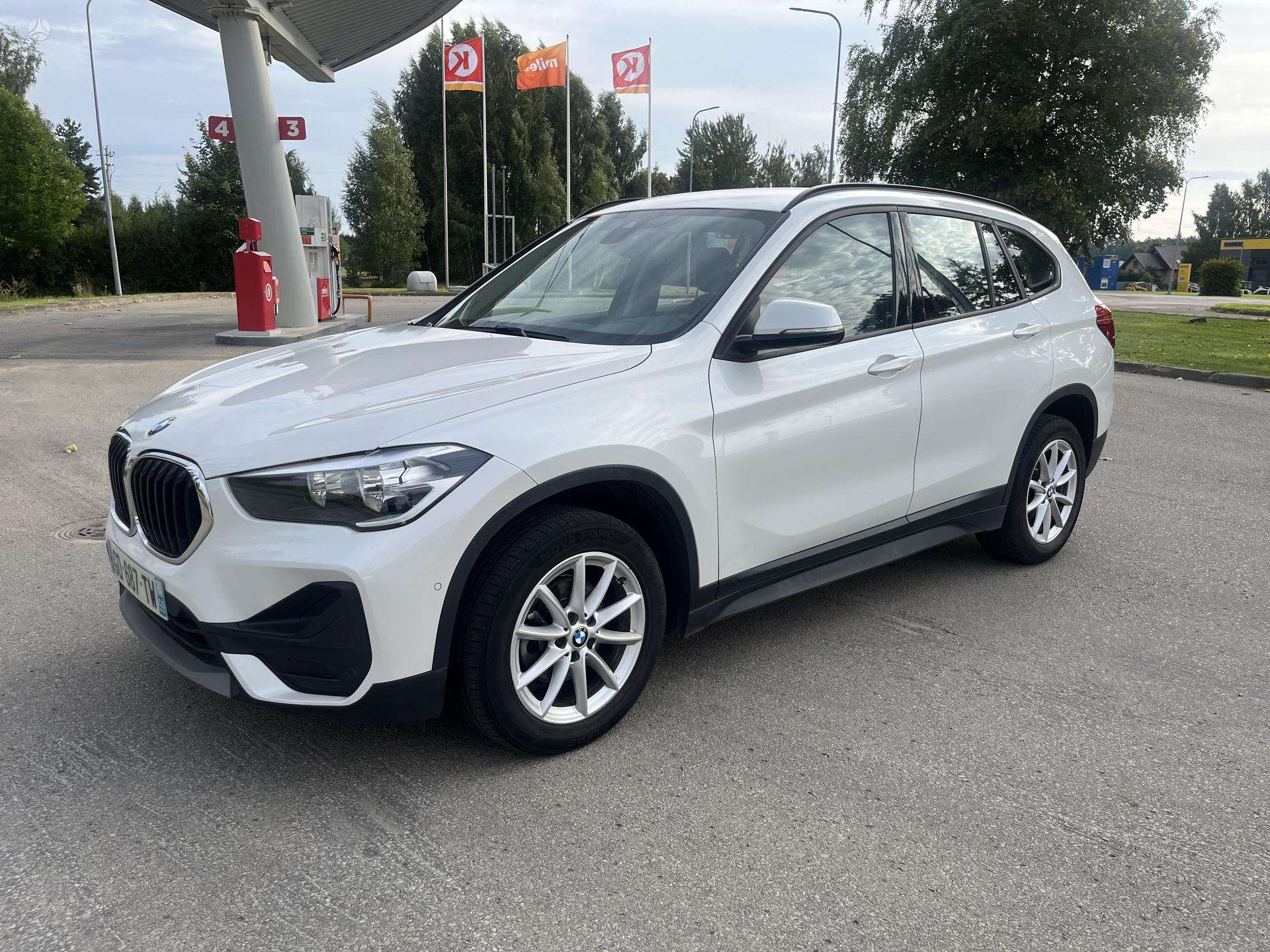 BMW X1.
