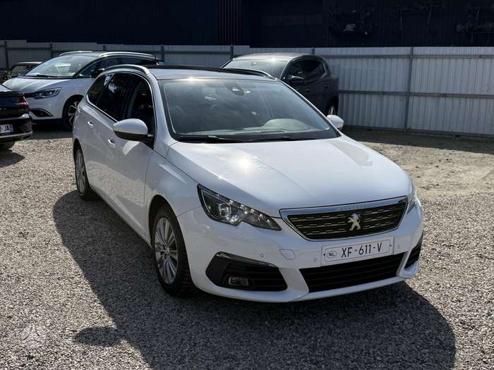 Peugeot 308.