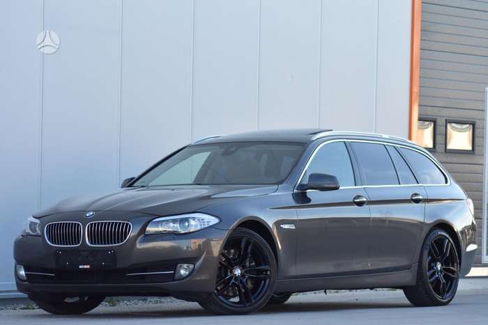 BMW 530.