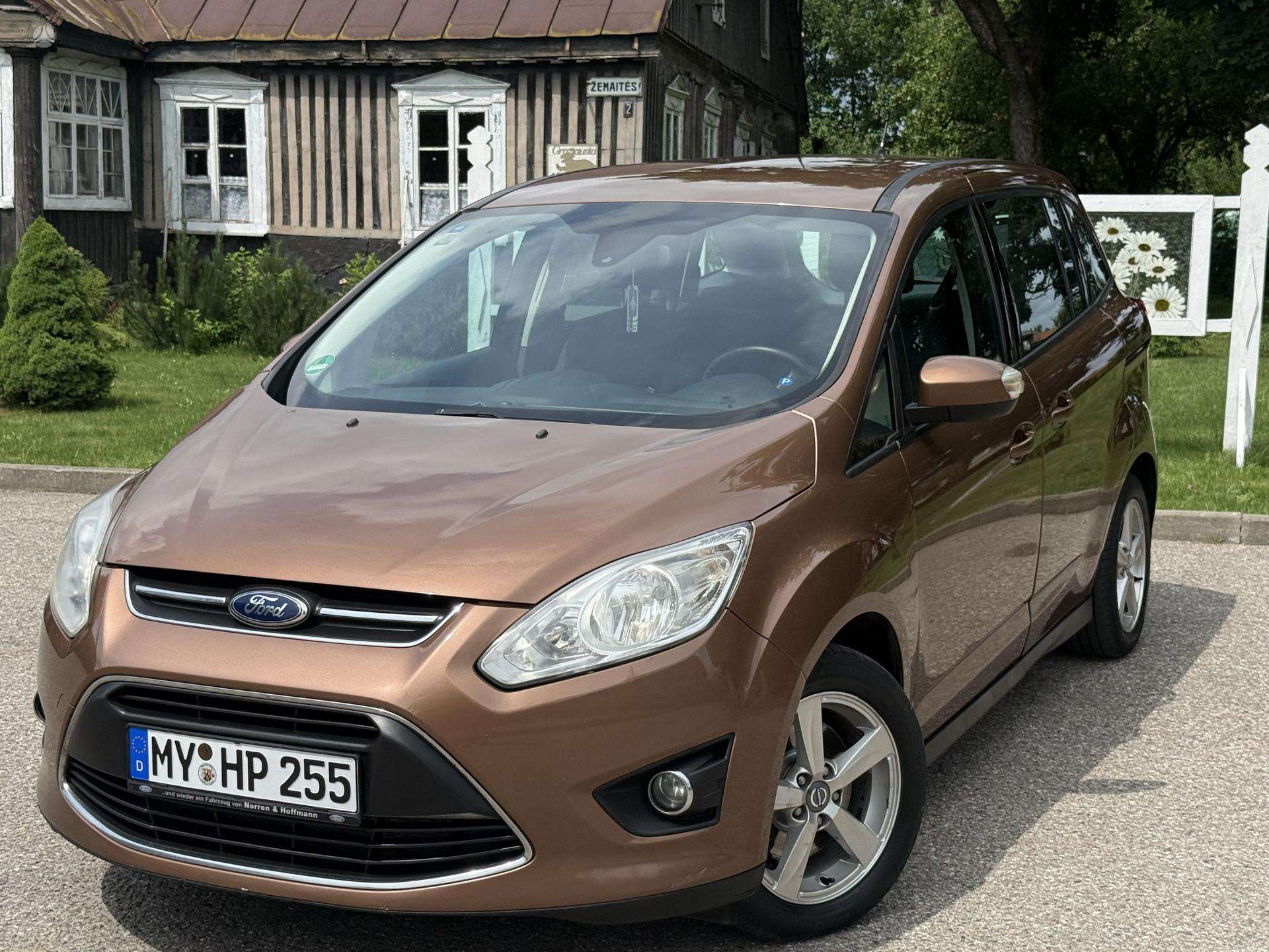 Ford C-MAX.