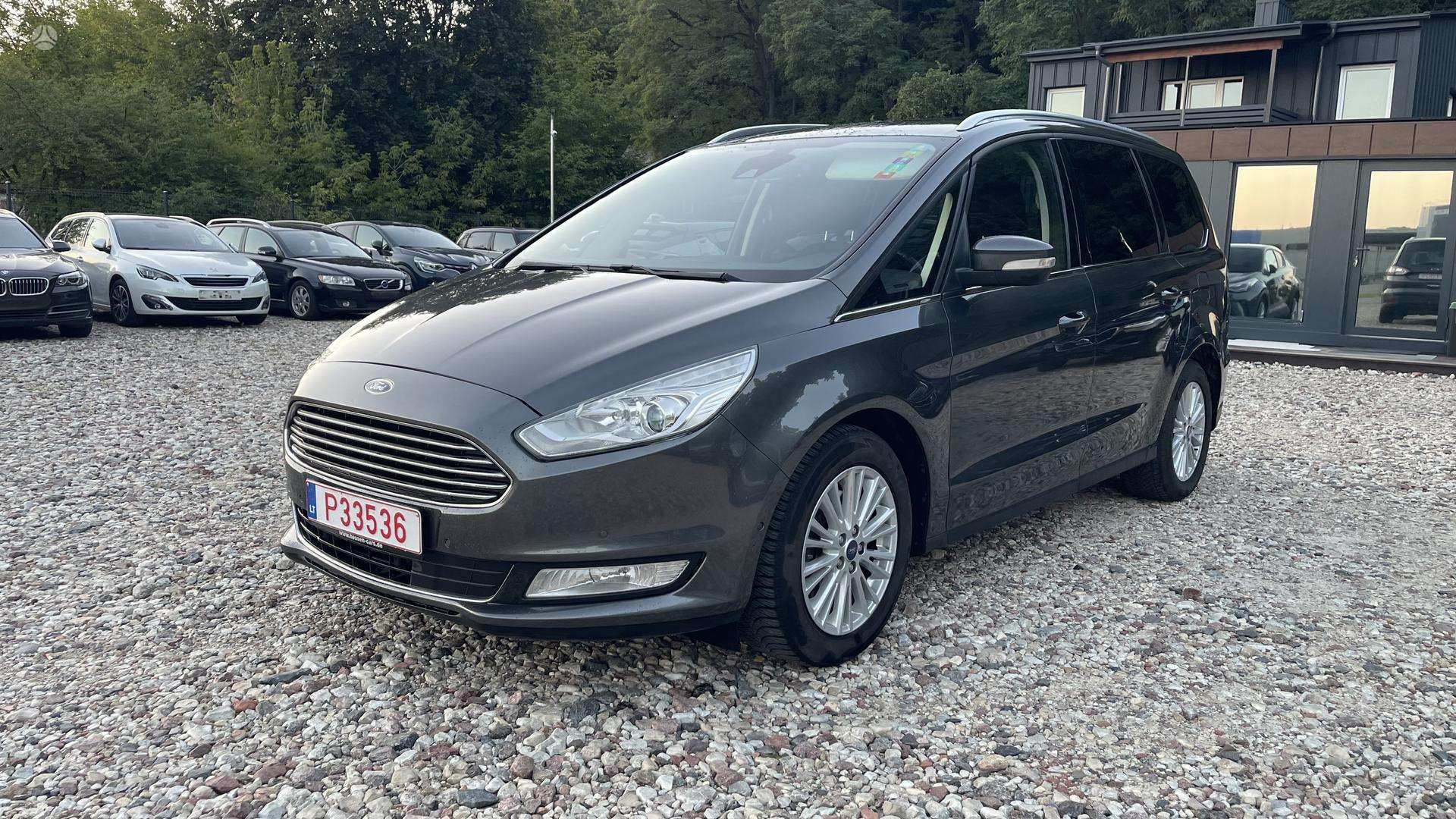 Ford Galaxy.