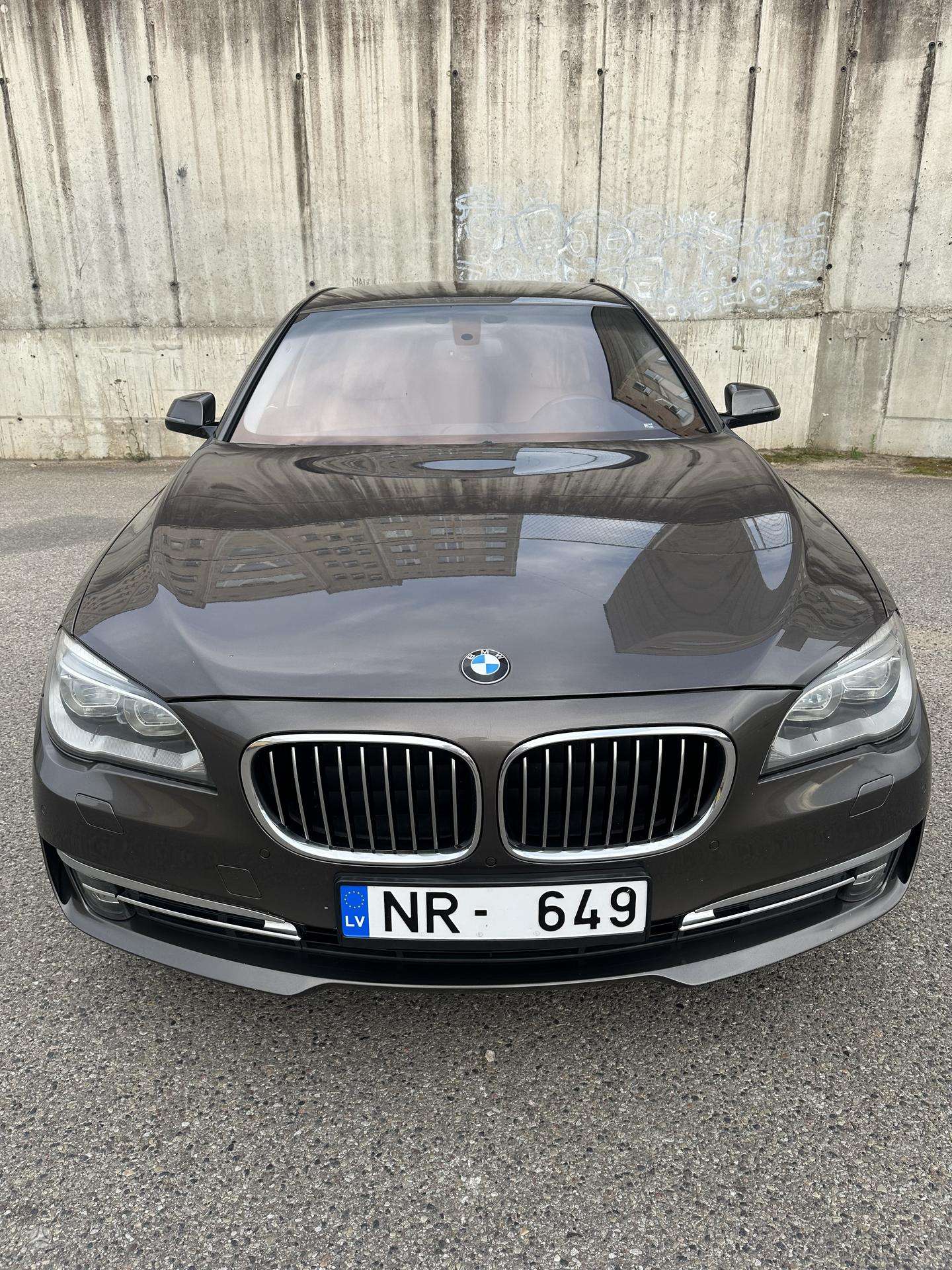 BMW 740