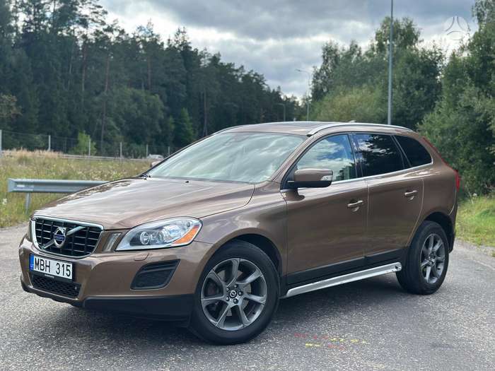 Volvo XC60.
