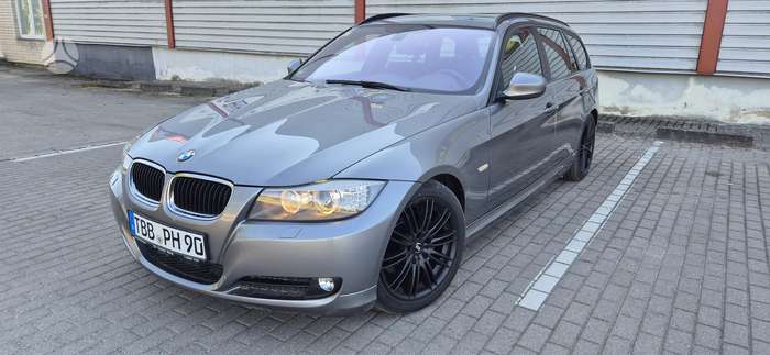 BMW 320.