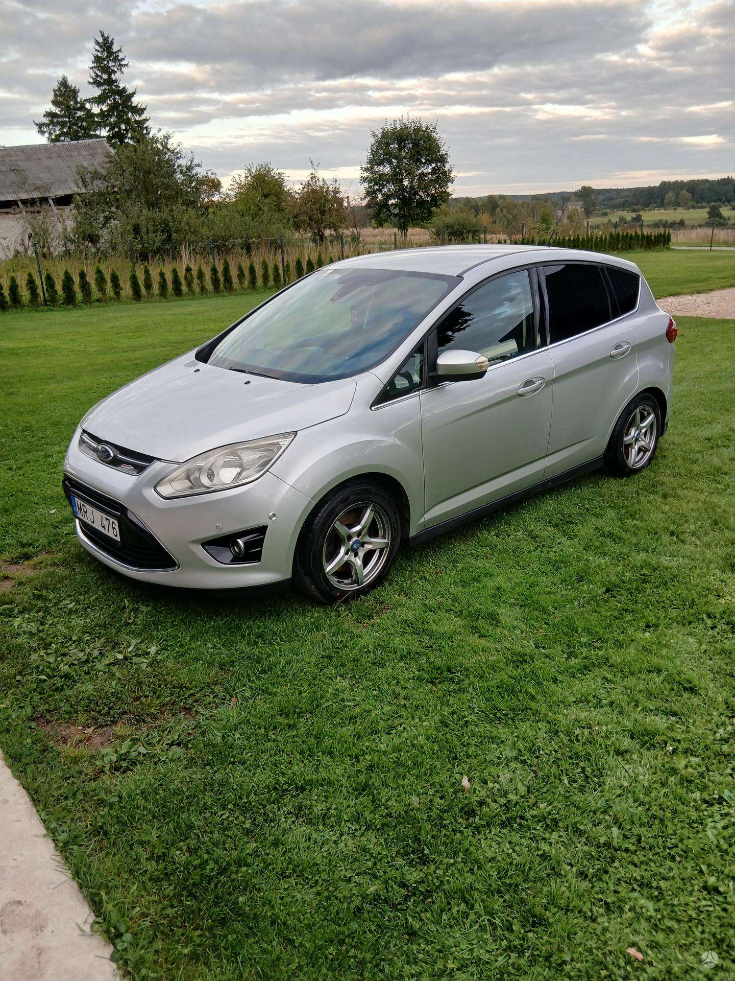 Ford C-MAX.