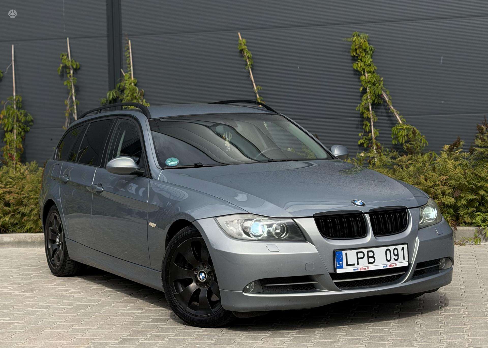 BMW 330.