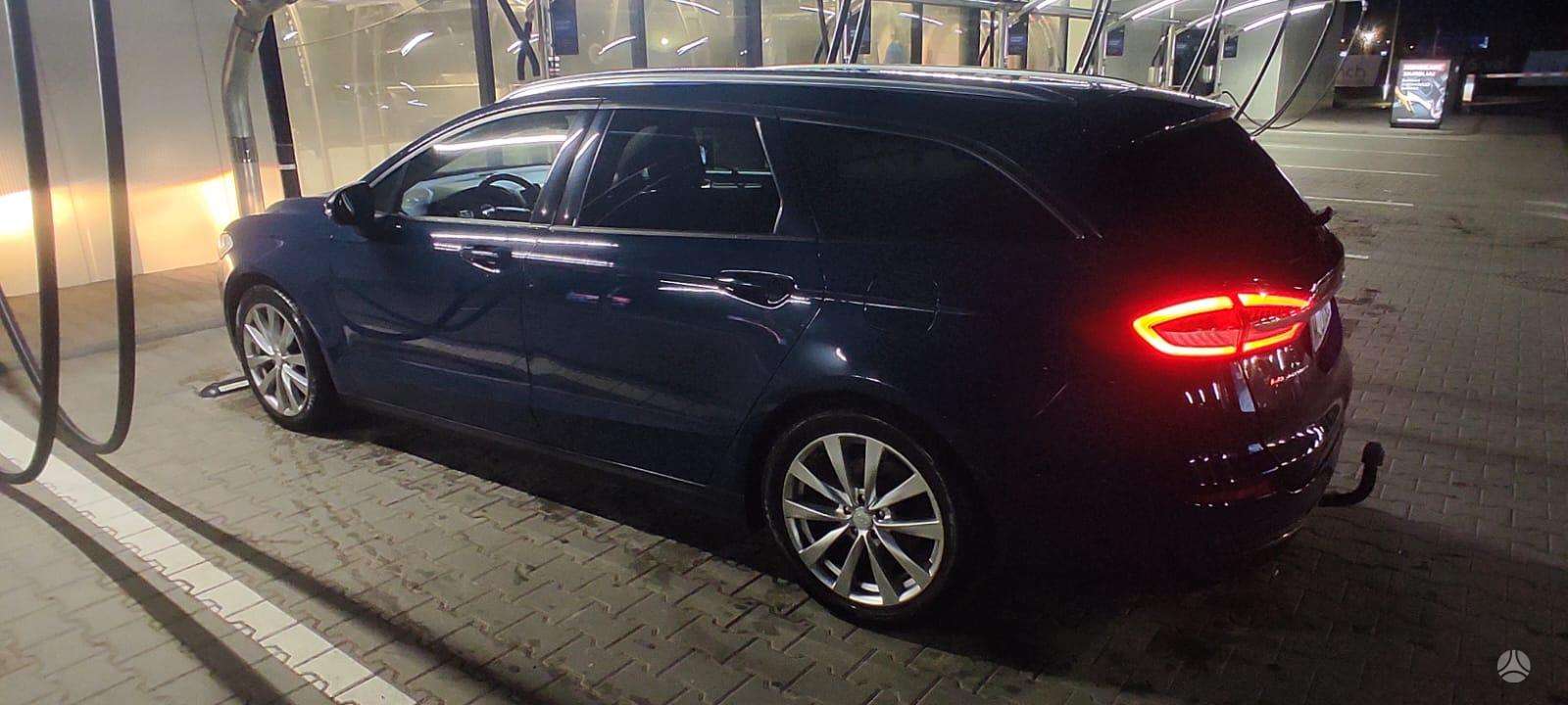 Ford Mondeo.