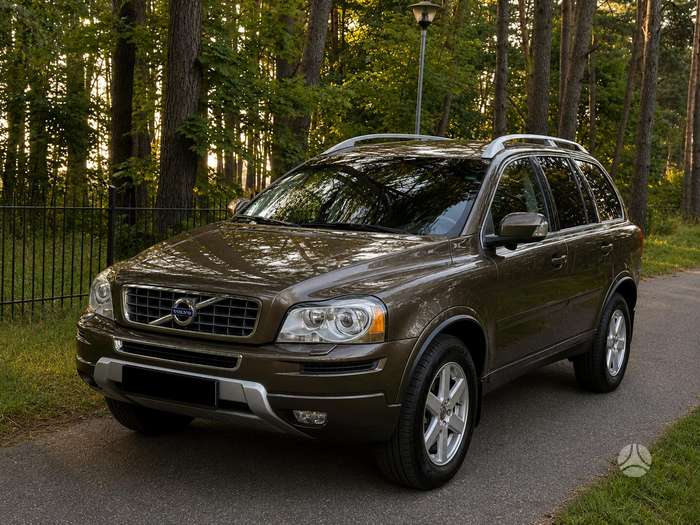 Volvo XC90.