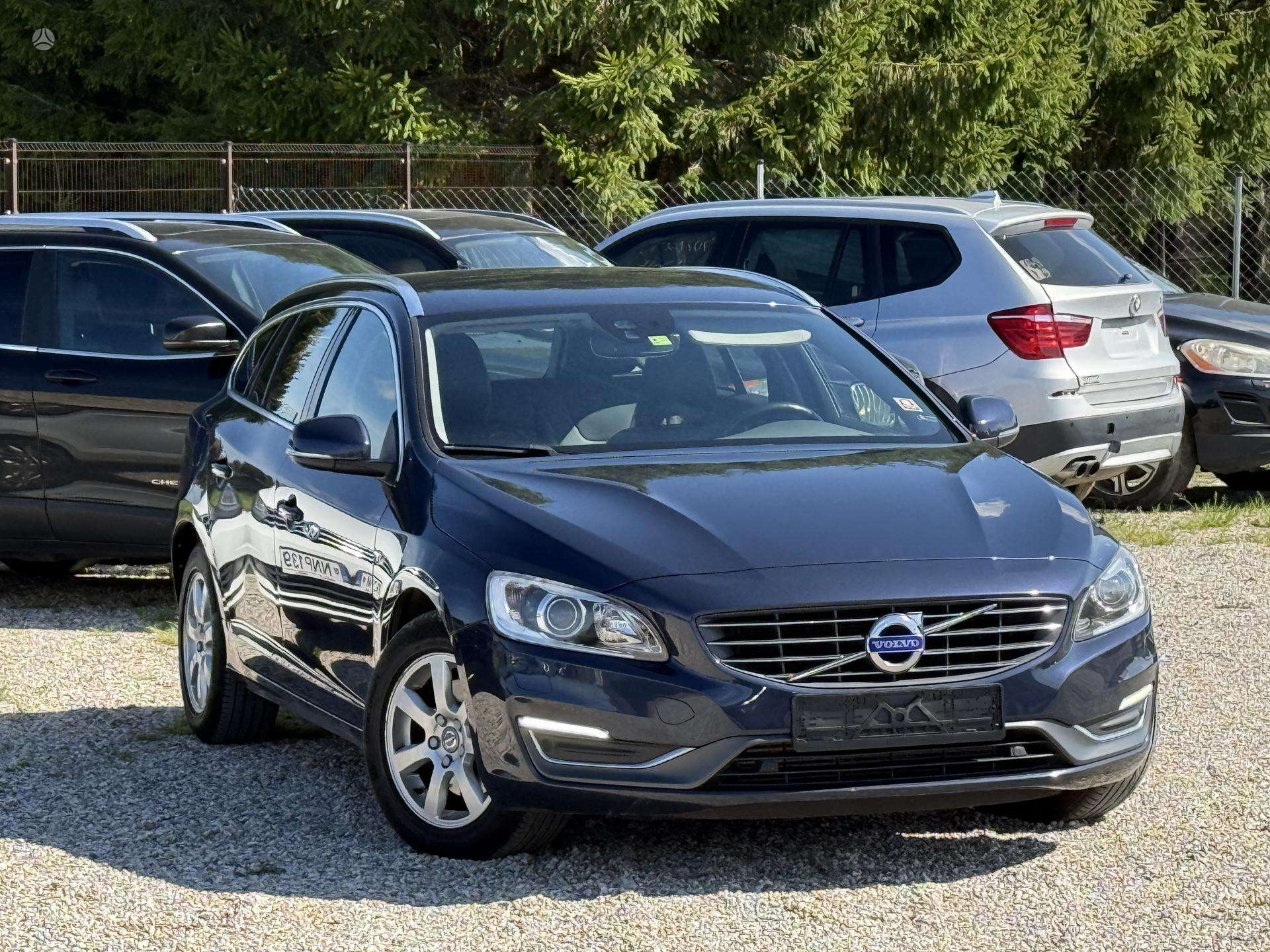 Volvo V60.
