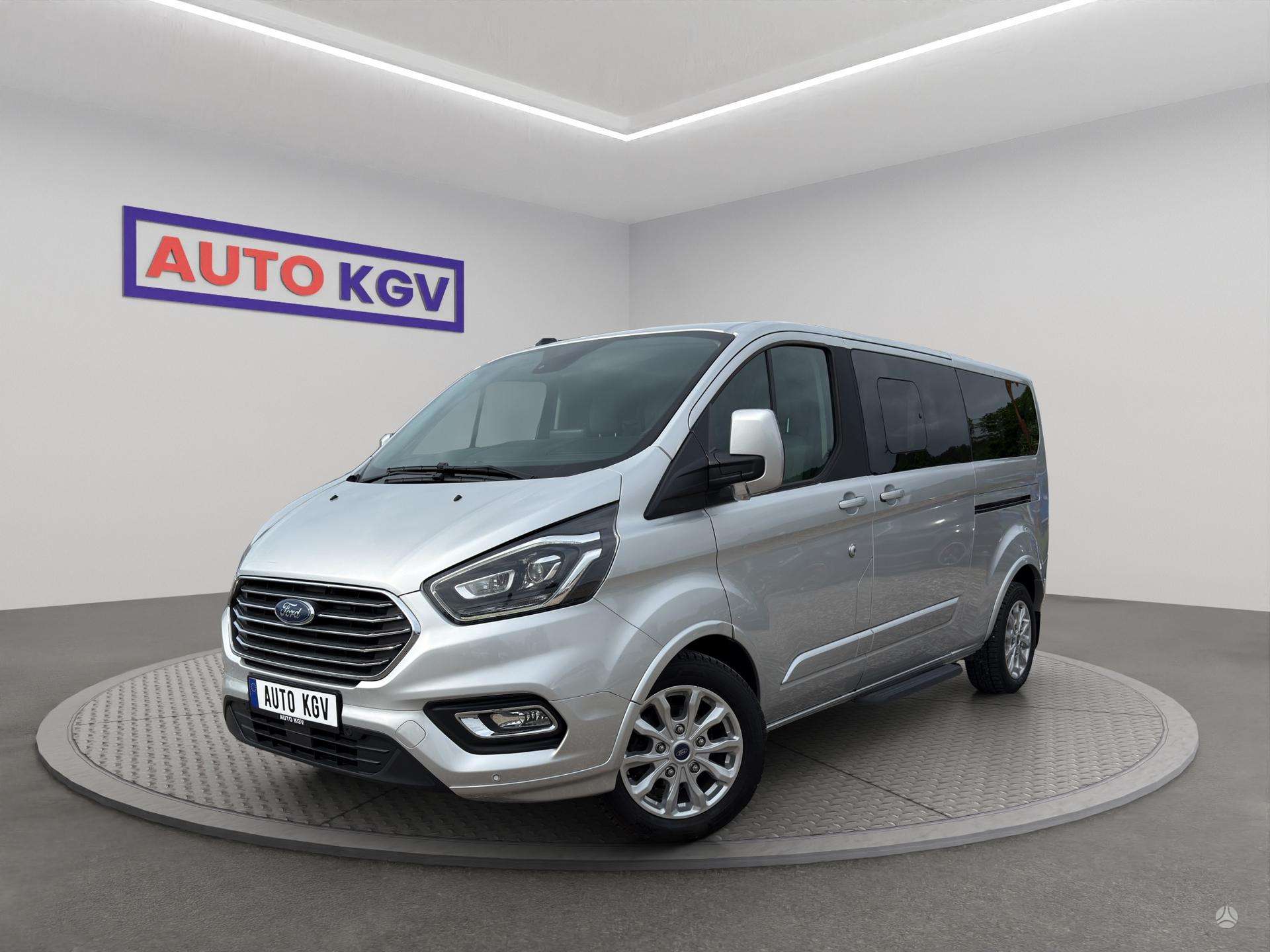 Ford Tourneo Custom.