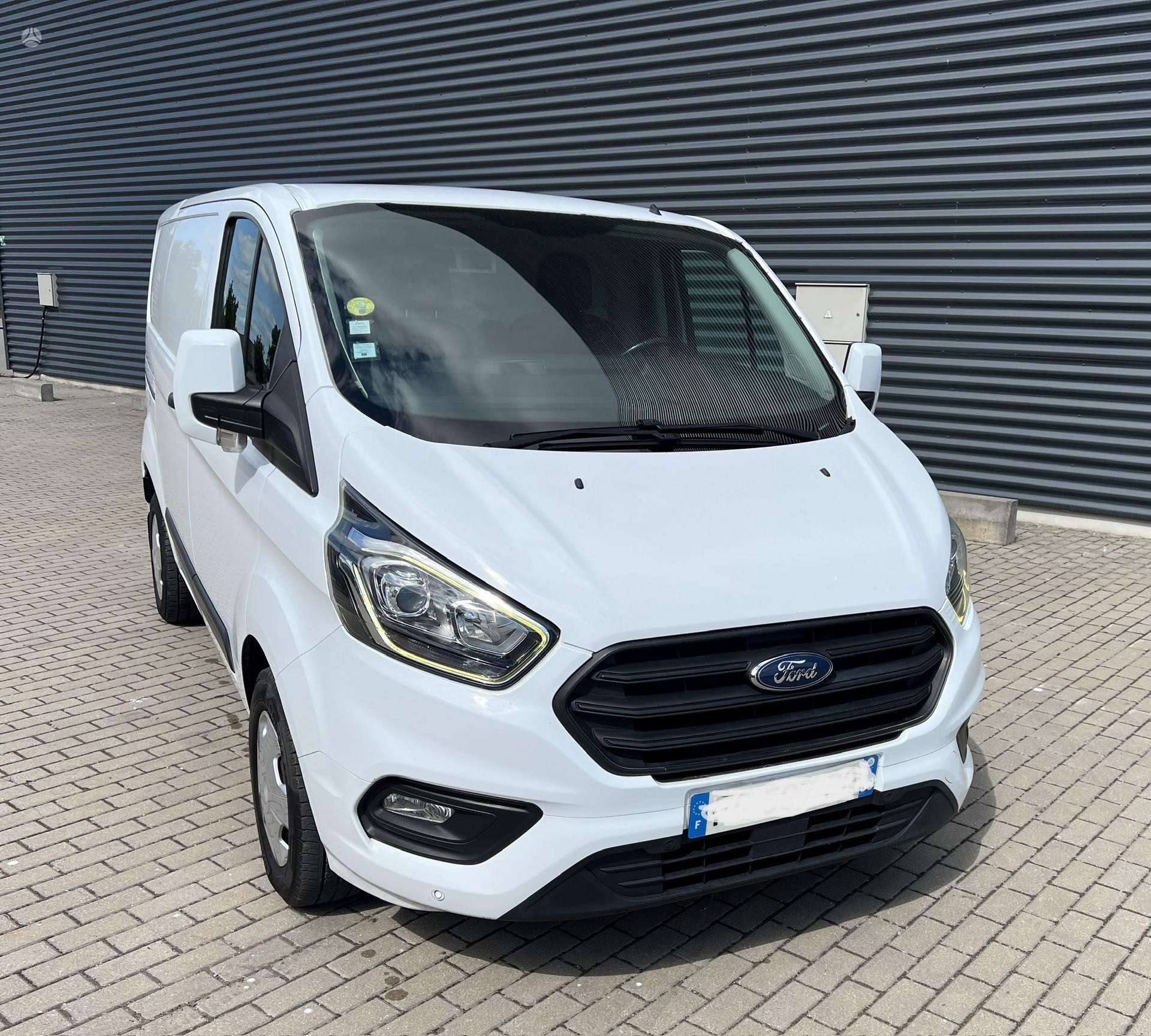 Ford Transit Custom.